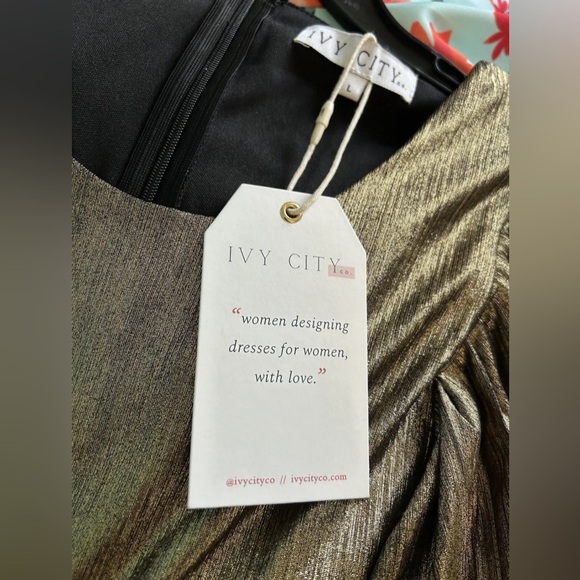 Ivy City Co Dance the Night Away Gold Pleated Fit & Flare Dress Size Large - Picture 4 of 5